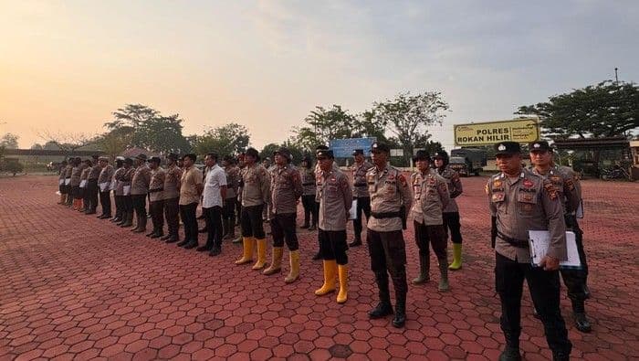 Polres Rohil Kerahkan Puluhan Personel Perkuat Penanganan Karhutla