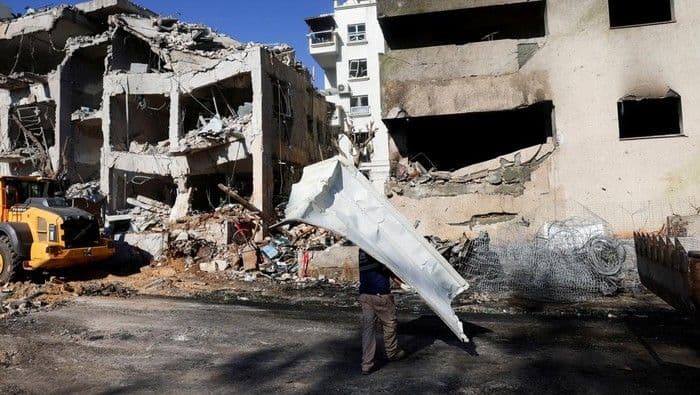 Rudal Iran Hantam Pusat Tel Aviv, Ledakan Terdengar di Berbagai Titik