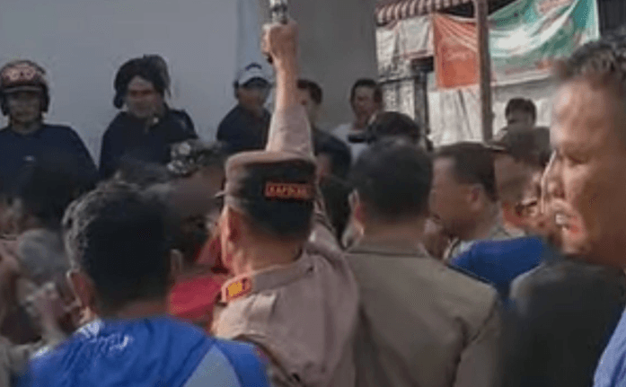 Polisi Lepaskan Tembakan Peringatan saat Kericuhan Aksi Protes Tanah Lapang di Simalungun