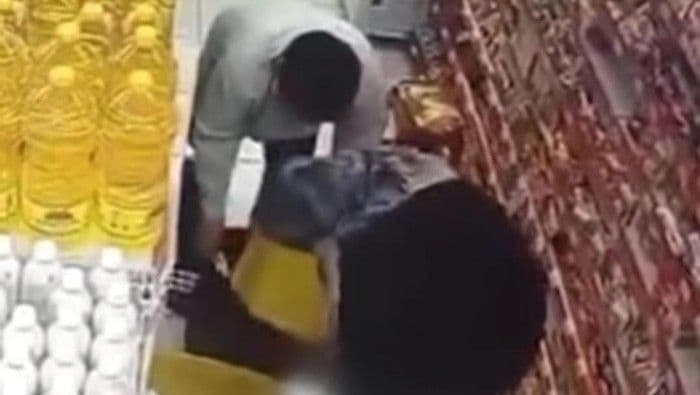 Aksi Pencurian di Minimarket Cibinong Viral, Polisi Lakukan Penyelidikan